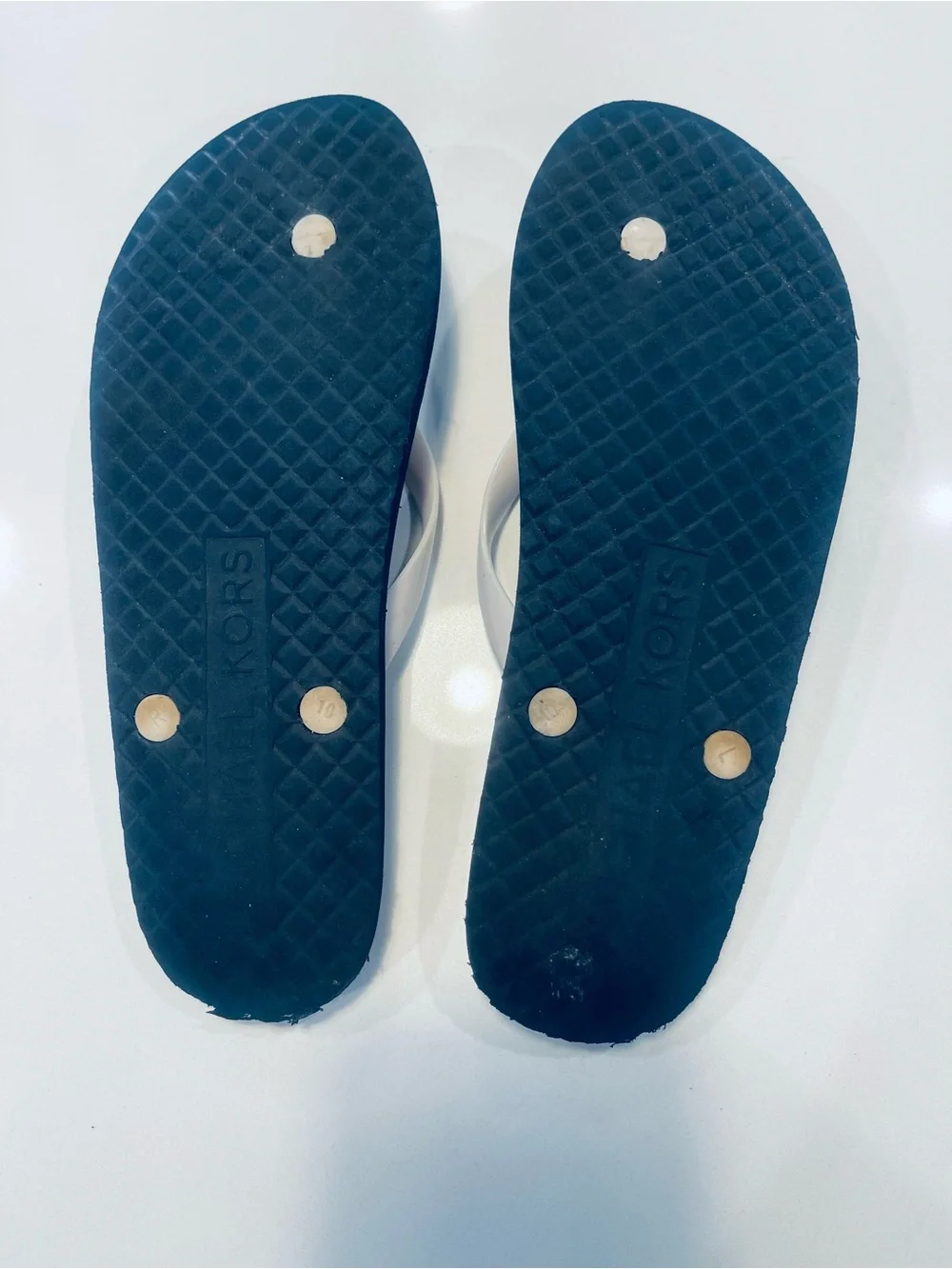 Michael Kors Black Logo Flip size 10